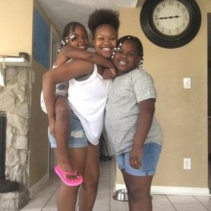 Meet your Posher, Sharmink